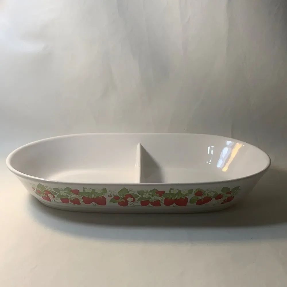 Strawberry Patch Divided Bake Serve Store Bakeware